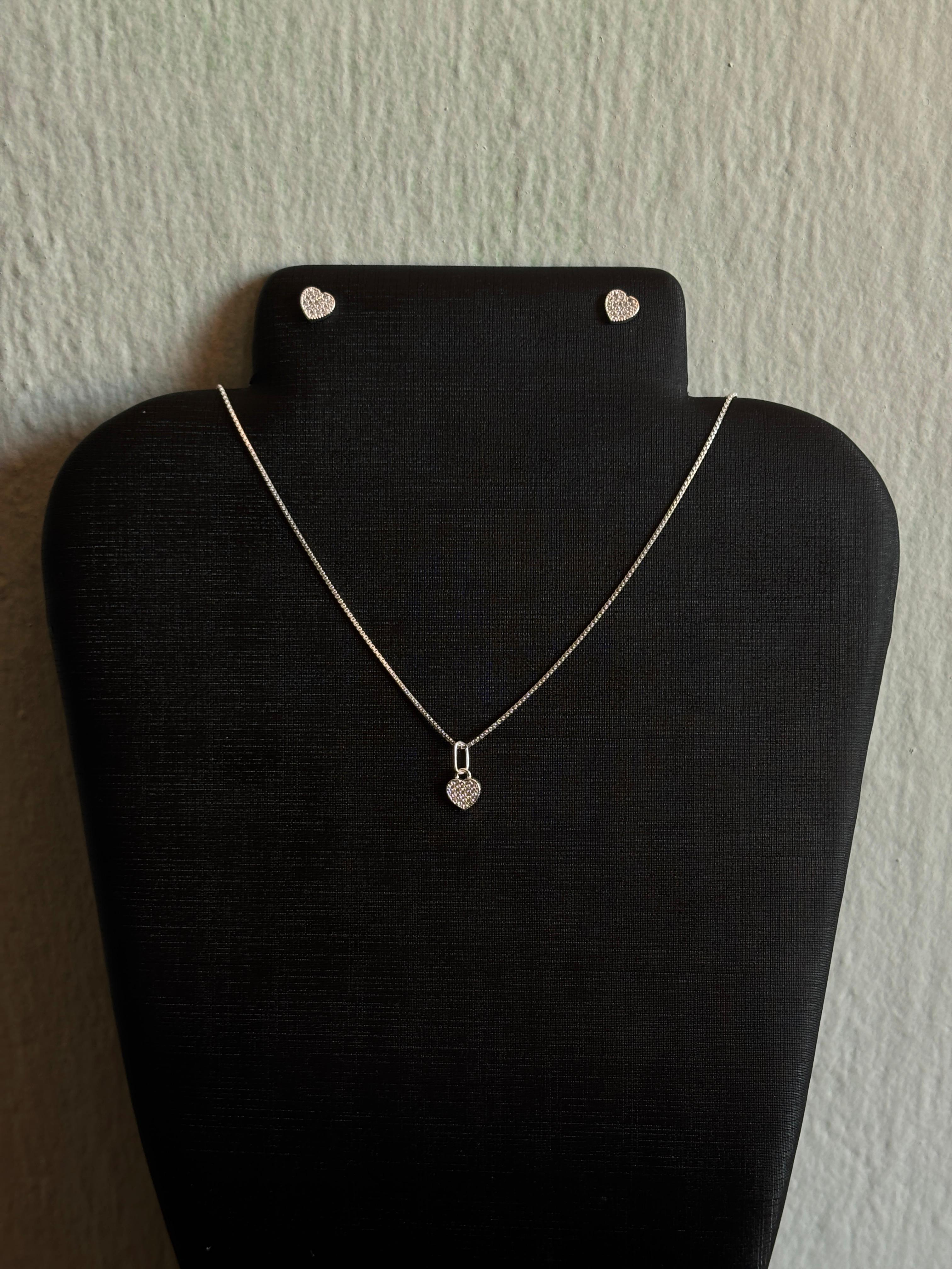 Conjunto coração cravejada em Prata 925